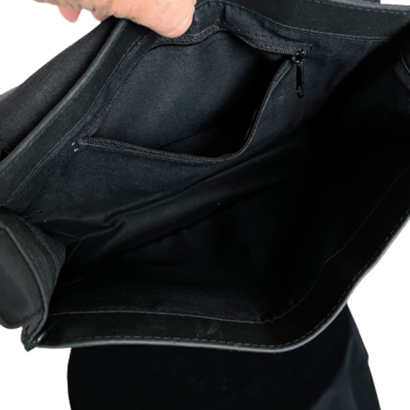 Nylon Satchel/Book or Tablet Shoulder Bag 🎉Host Pick🎉 - Picture 6 of 6